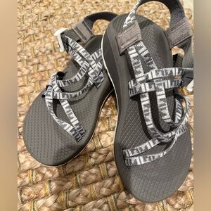Women’s Chacos Like New